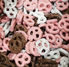 Neapolitan Coated Pretzels (15 LB)